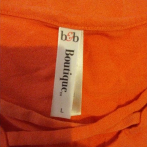 B & B BOUTIQUE TOP..........EUC - Picture 3 of 3